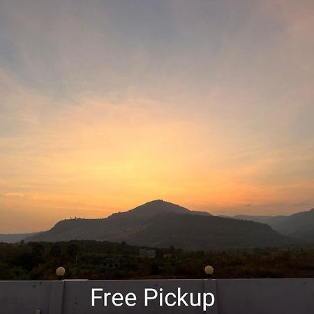 The Vibe Guesthouse カンポット エクステリア 写真